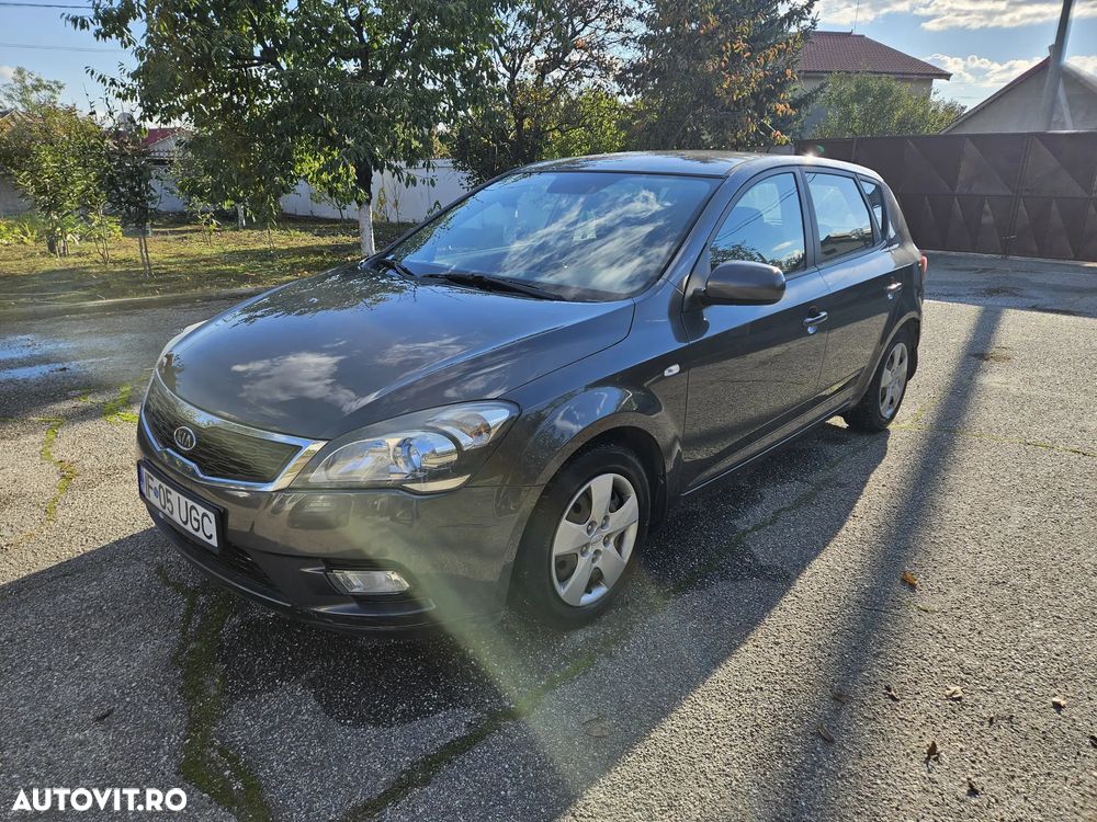 Kia Ceed - 1