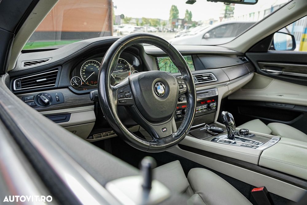 BMW Seria 7 740d xDrive - 13