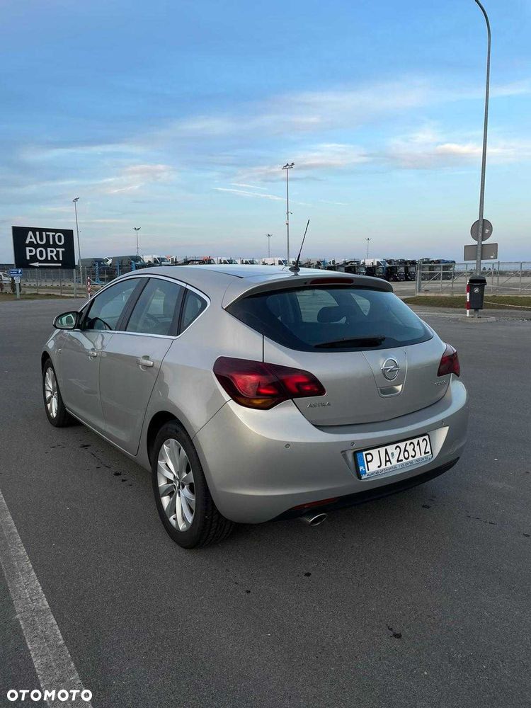 Opel Astra - 4