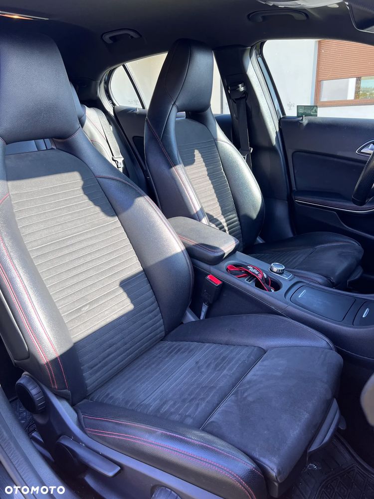 Mercedes-Benz GLA 180 7G-DCT AMG Line - 9