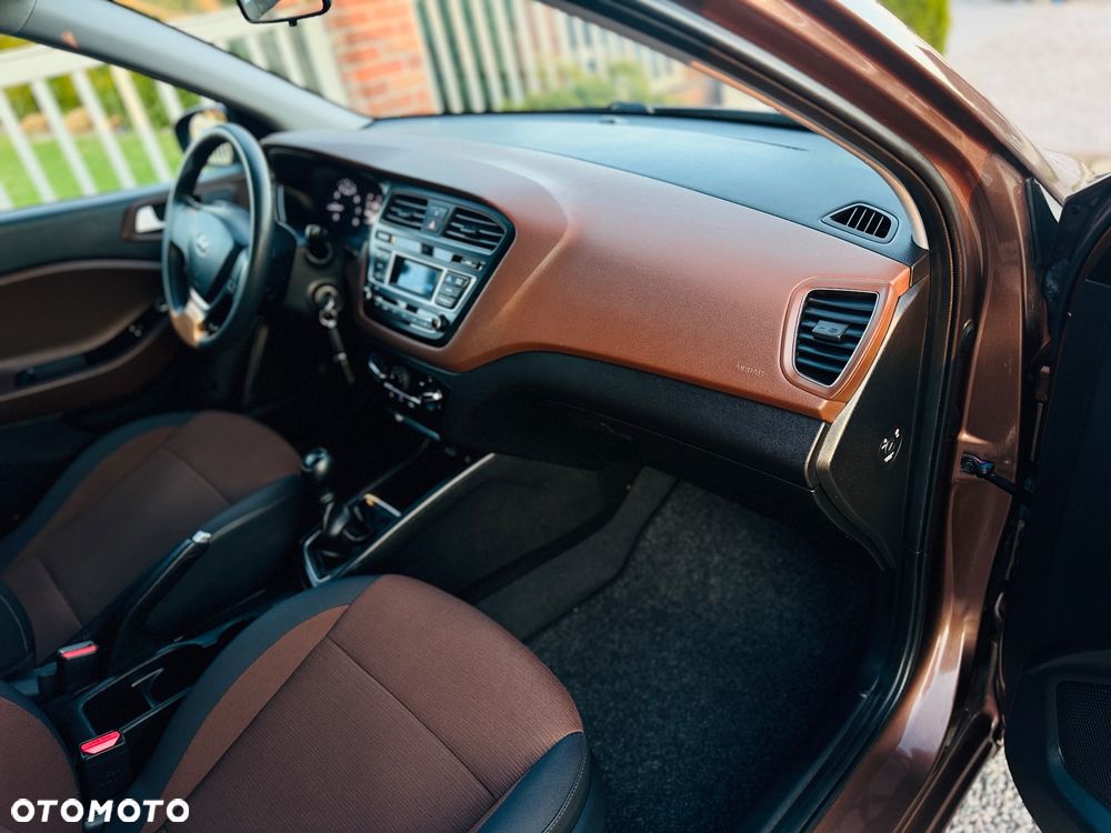 Hyundai i20 1.2 Intro Edition - 18