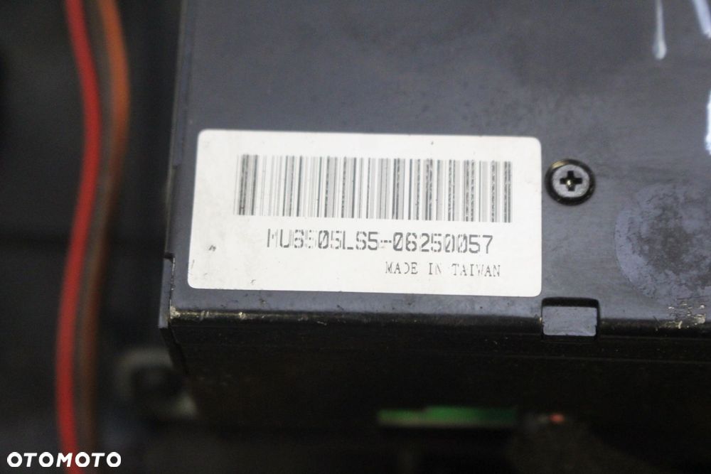 KONSOLA ŚRODKOWA Z WYŚWIETLACZEM MAZDA 3 CD - 8