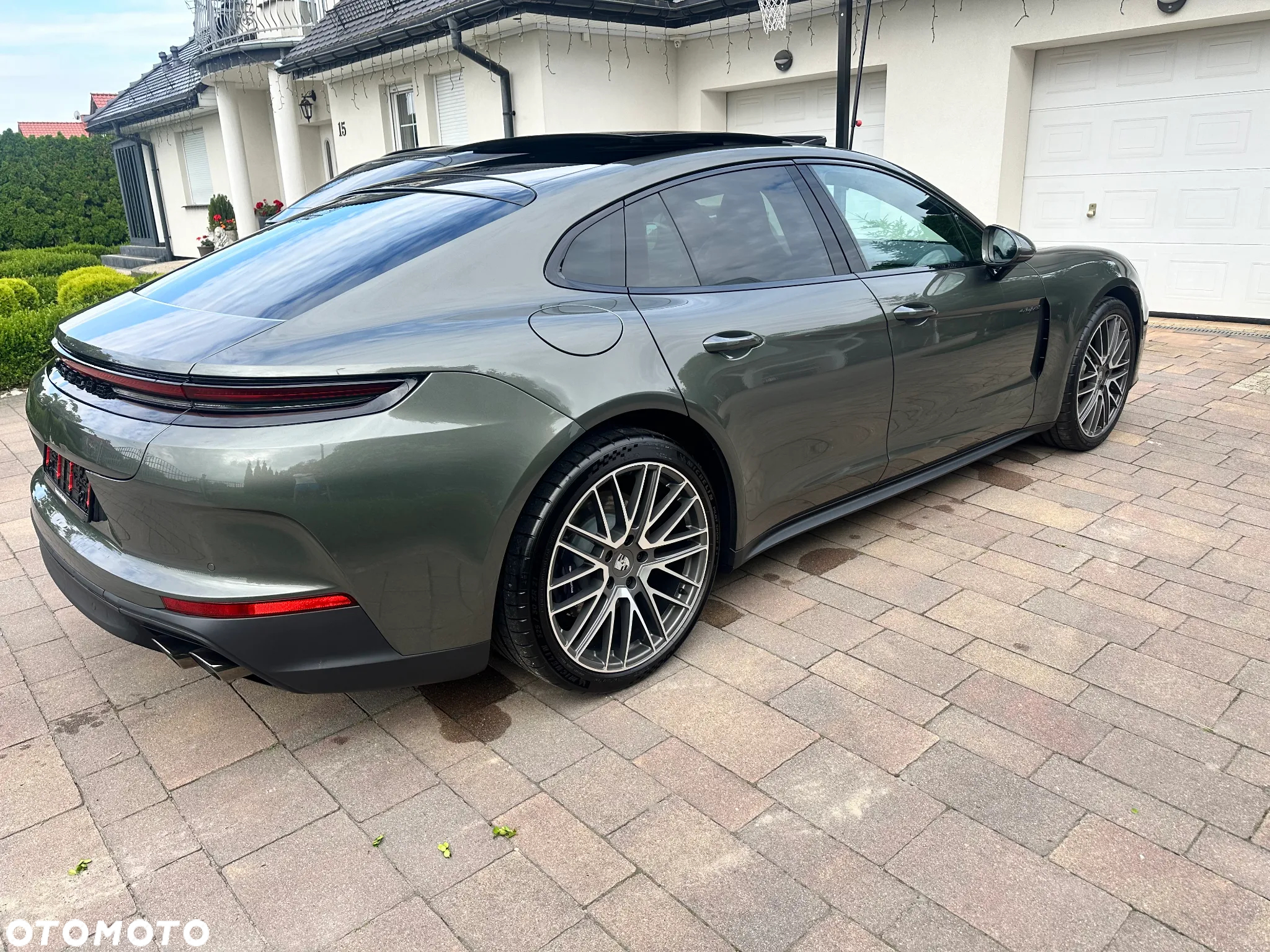 Porsche Panamera 4 E-Hybrid PHEV - 13