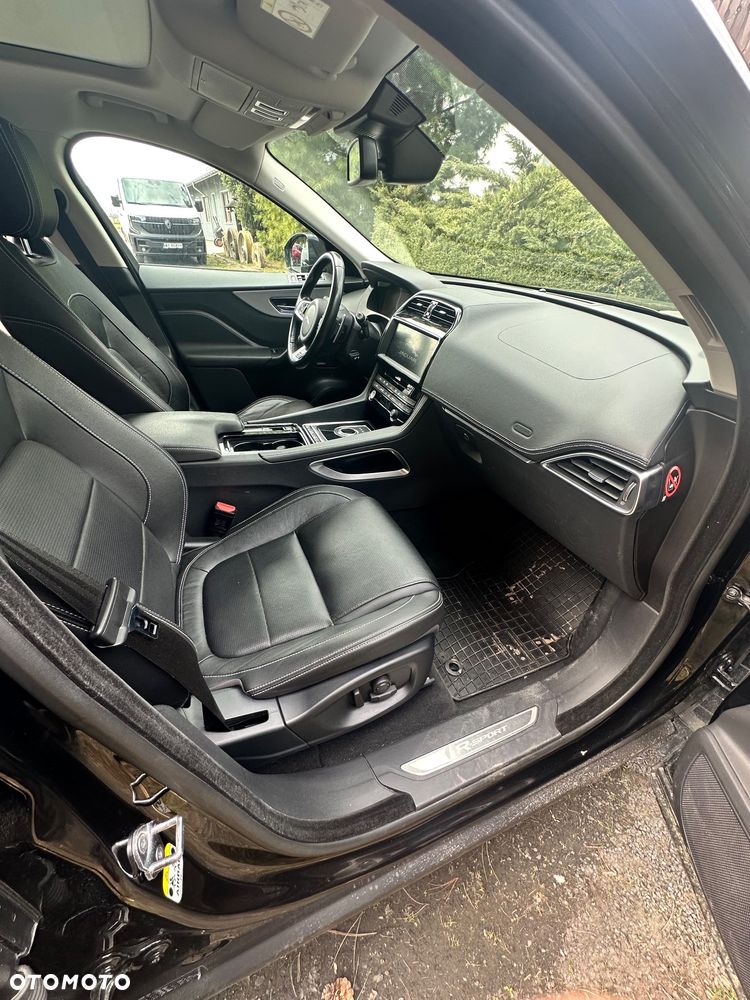 Jaguar F-Pace 25t AWD R-Sport - 6