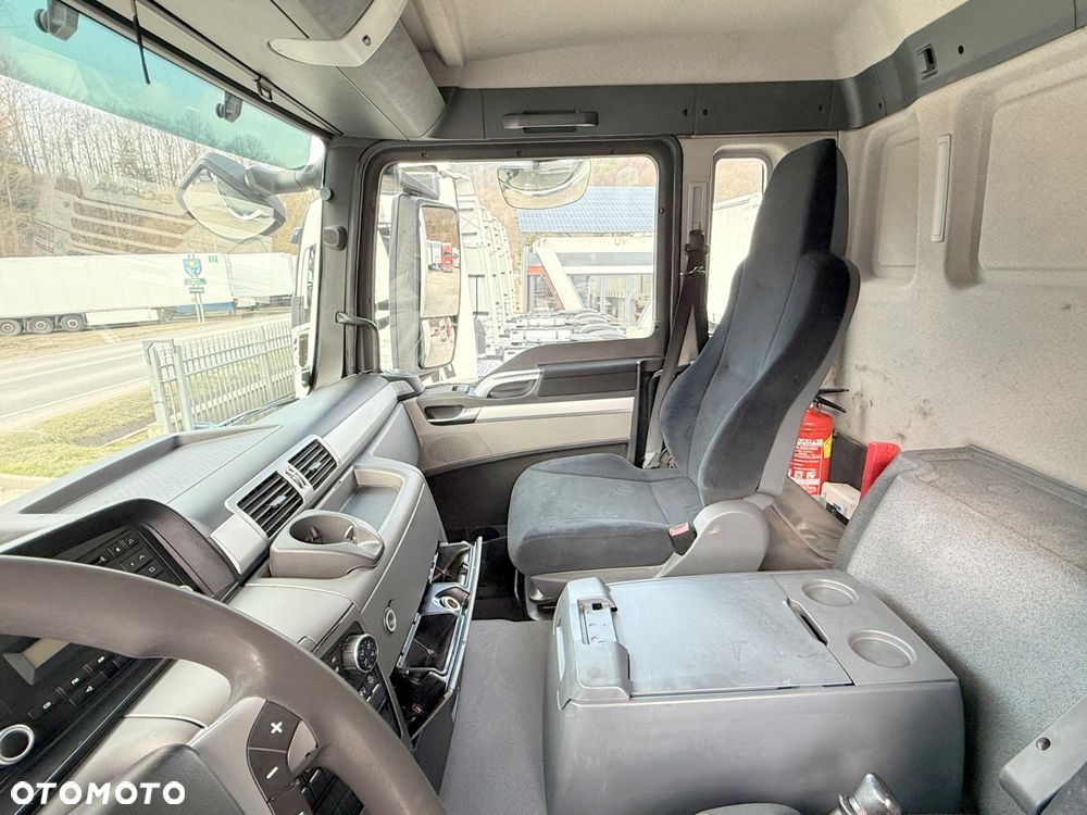 MAN TGS 26.320 6x2 // Oś skrętna i podnoszona // Zabudowa 8.30 // Specjalny //Burty // Winda // - 34