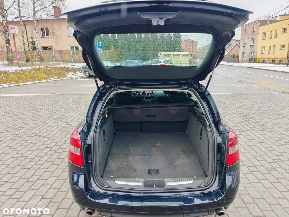 Renault Laguna 2.0 dCi FAP Initiale - 19