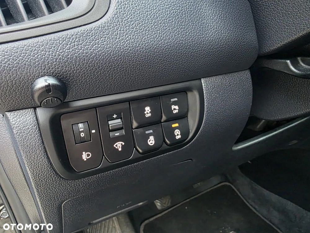 Kia Rio 1.4 Dream Team Edition - 26