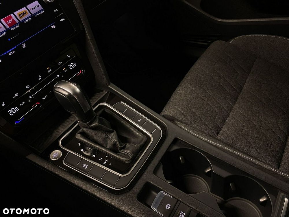 Volkswagen Passat Variant - 38