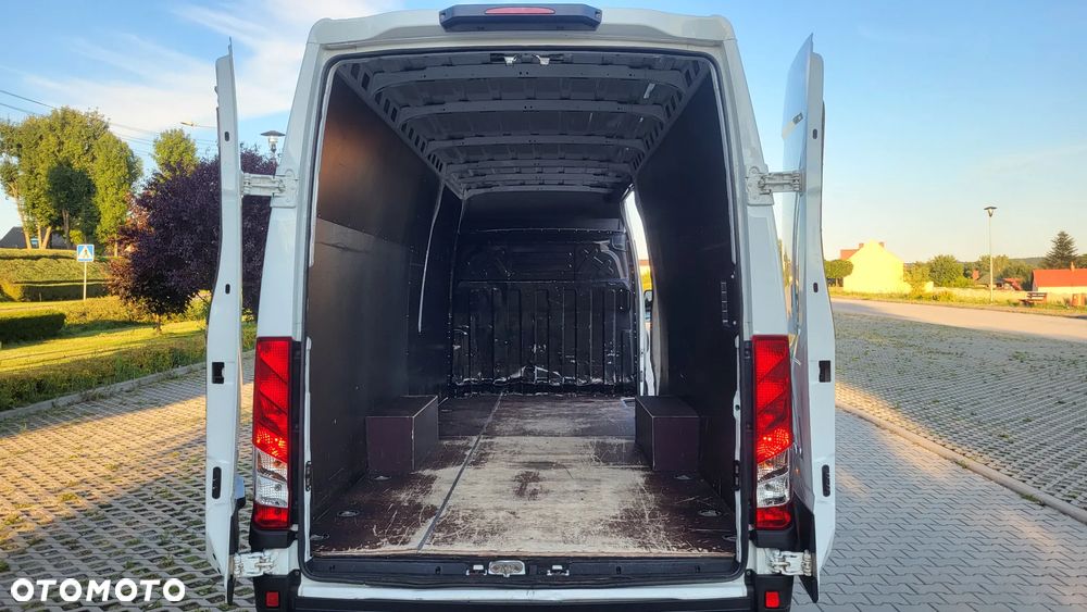 Iveco Daily 35s150 silnik 3.0 L4H2 /  furgon / blaszak / przebieg 83.000/ jeden właściciel krajowy - 23