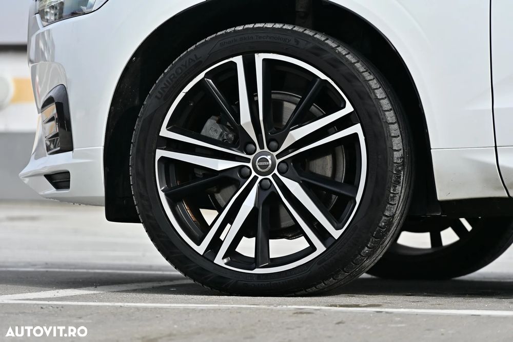 Volvo XC 60 D5 AWD Geartronic RDesign - 26