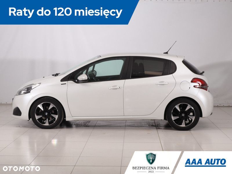 Peugeot 208 - 4