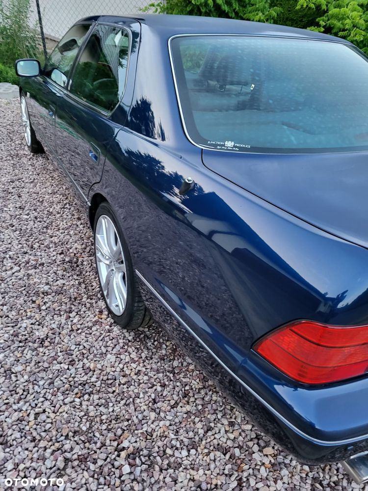 Lexus LS Standard - 27
