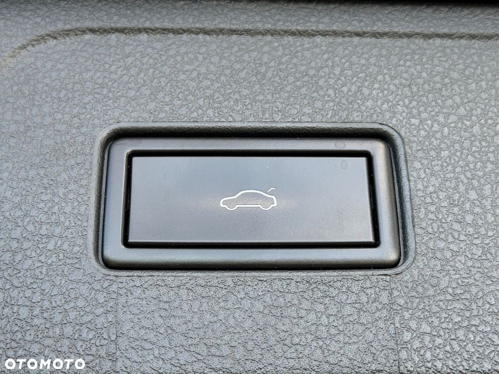 Volkswagen Passat 1.6 TDI SCR DSG Business - 38