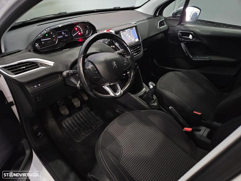 Peugeot 208 1.2 PureTech Allure - 6