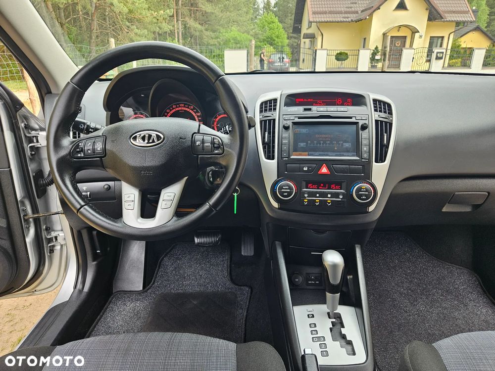 Kia Ceed - 24