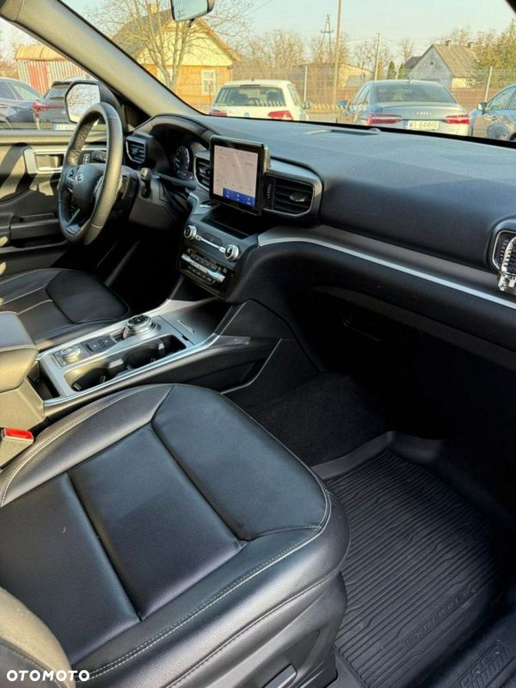 Ford Explorer - 33