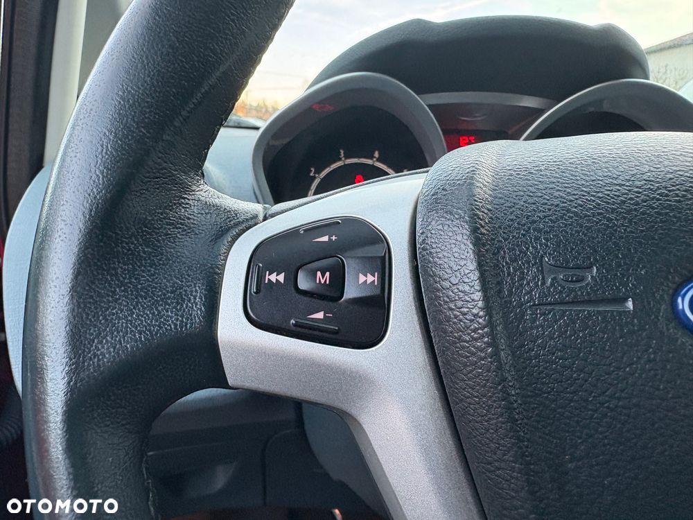 Ford Fiesta 1.4 Champions Edition - 19