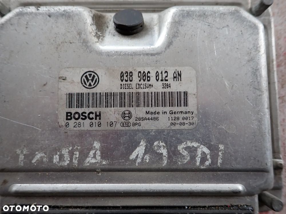 VW KOMPUTER STEROWNIK SILNIKA 038906012AN - 2