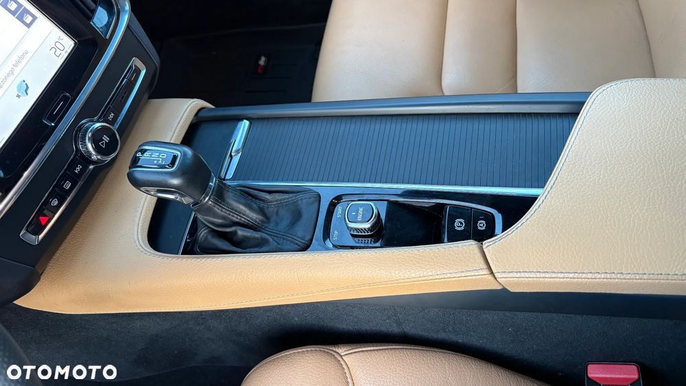 Volvo S90 D4 Momentum - 27