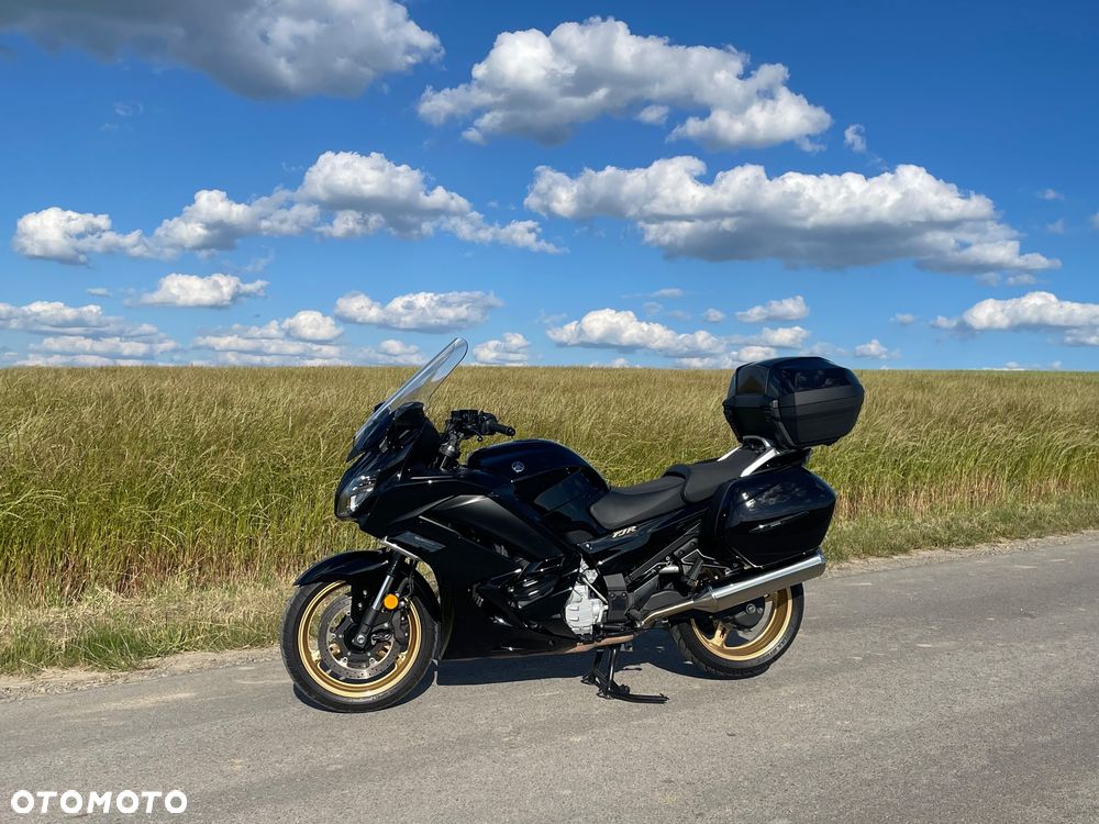 Yamaha FJR - 2