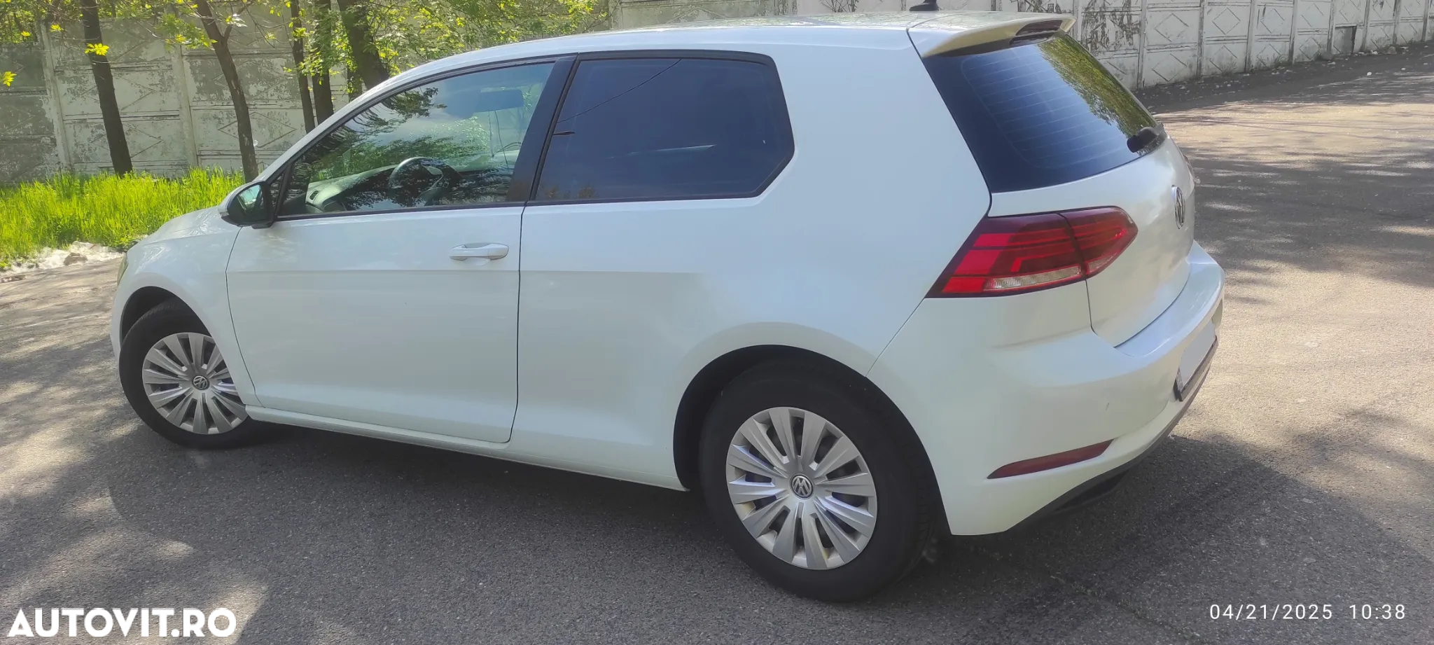 Volkswagen Golf 1.6 TDI (BlueMotion Technology) DSG Trendline - 3