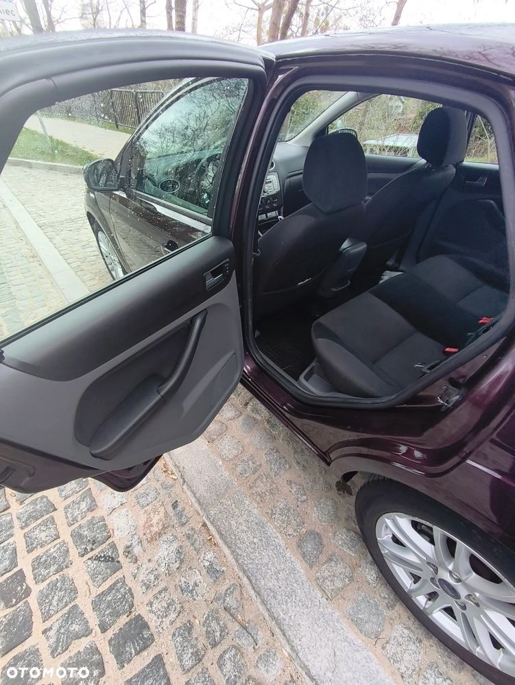 Ford Focus 1.6 TDCi Ambiente - 8