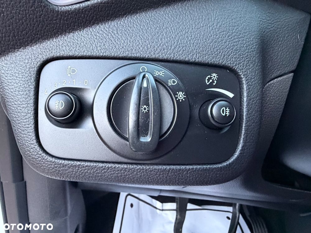 Ford Kuga 2.0 TDCi 2x4 Titanium - 31
