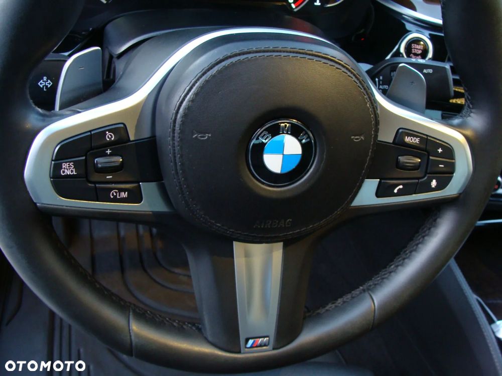 BMW Seria 5 520d xDrive M Sport sport - 32