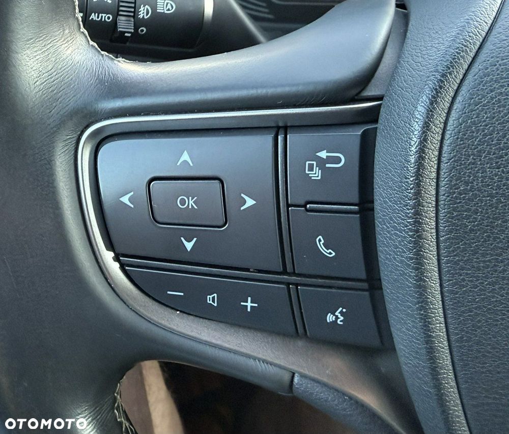 Lexus UX - 34