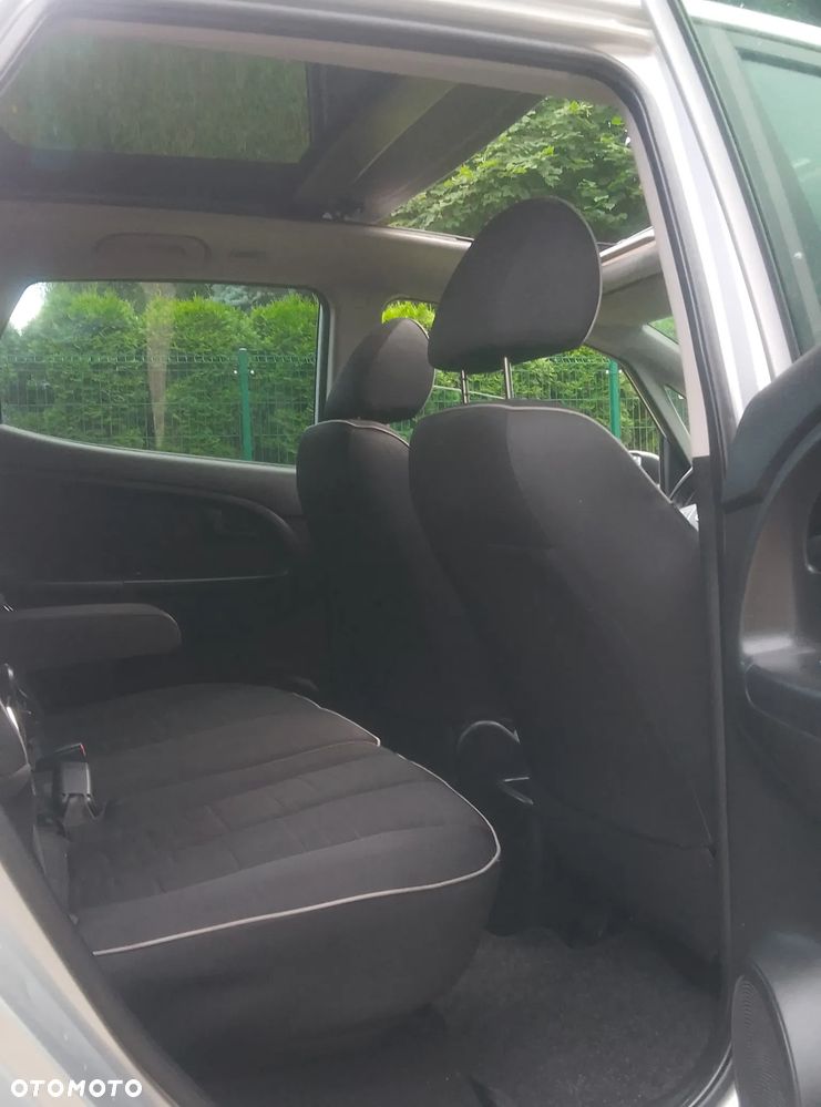 Kia Venga 1.6 CRDi 128 Dream Team Edition - 15