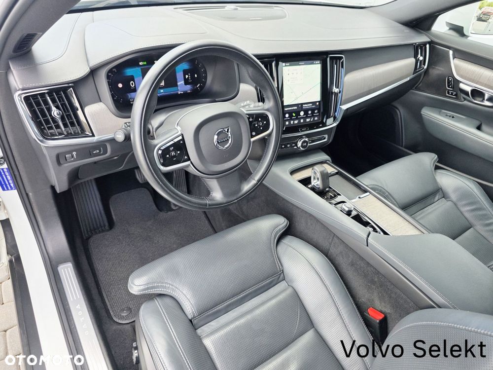 Volvo V90 Cross Country - 13
