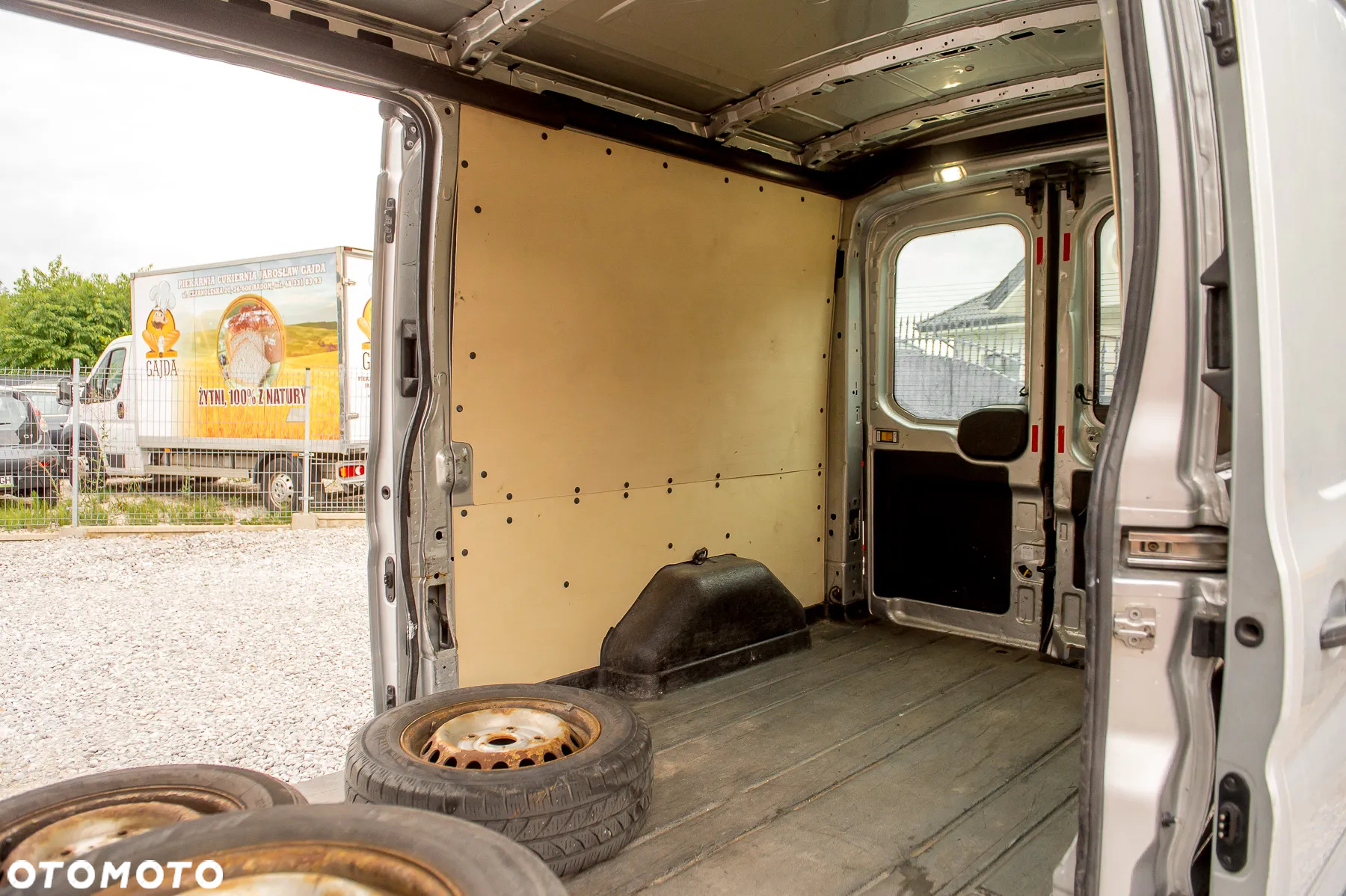 Ford Transit - 25