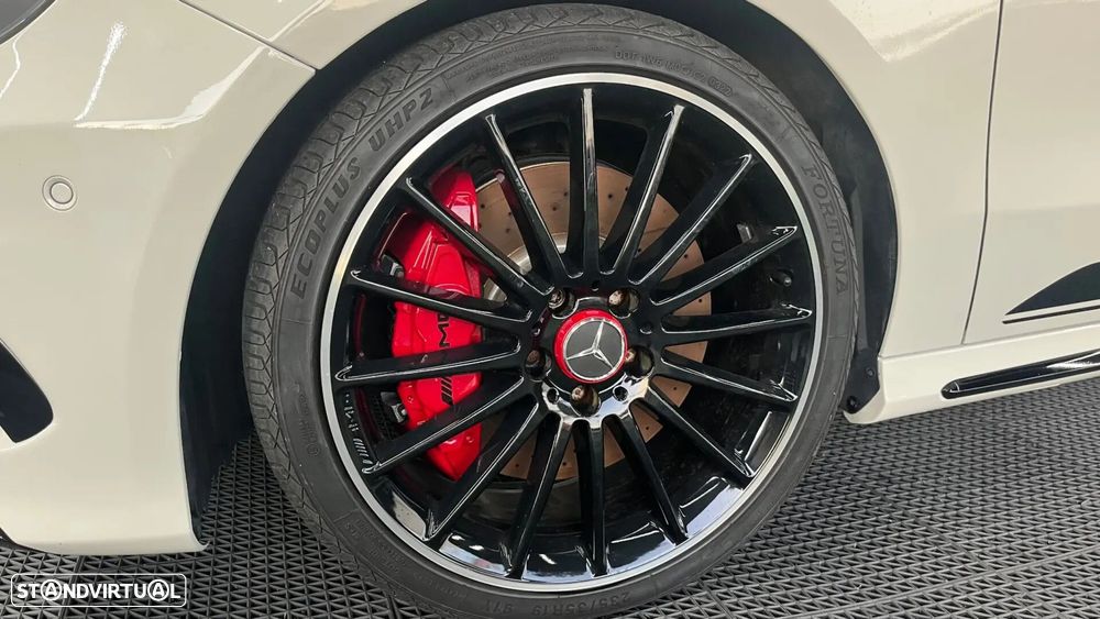 Mercedes-Benz A 45 AMG - 8