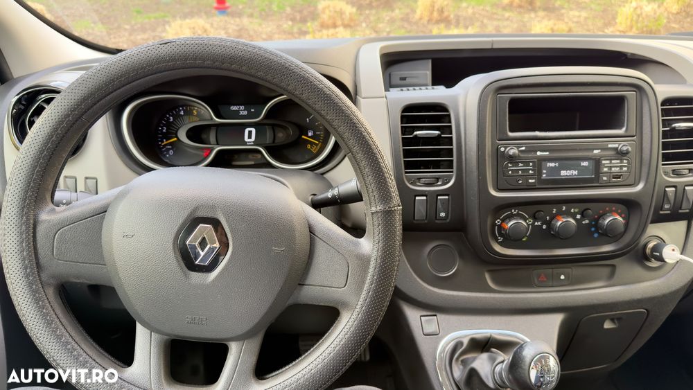 Renault Trafic - 12