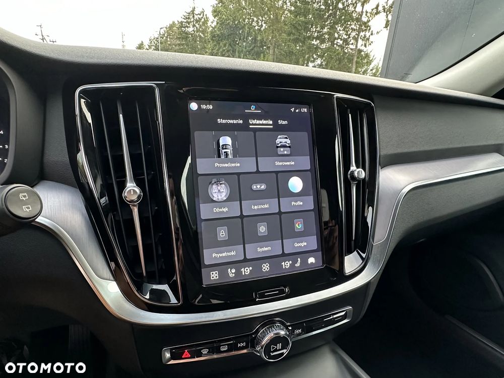 Volvo V60 Cross Country - 24