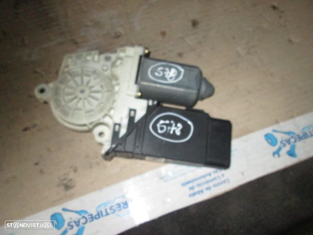 Motor Elevador Vidro 7746002101   1Q1959802A SEAT LEON 2002 1.6I 105CV 5P PRETO FD VW GOLF 4 2002 1.4I 75CV 5P CINZA FD SEAT LEON 2004 1.9TDI 150CV 5P PRETO F DRT VW GOLF 4 2000 1.6I 75CV 5P AZUL - 1