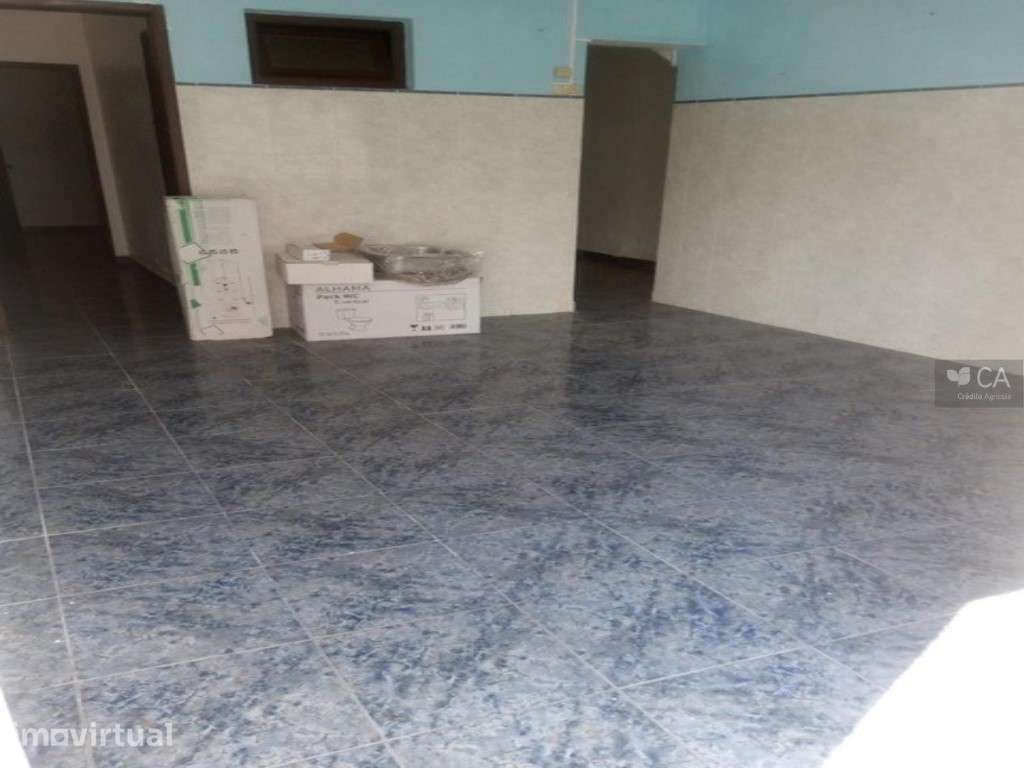 Loja para venda com 48m² no centro da freguesia de Benavila, concel... - Grande imagem: 2/5