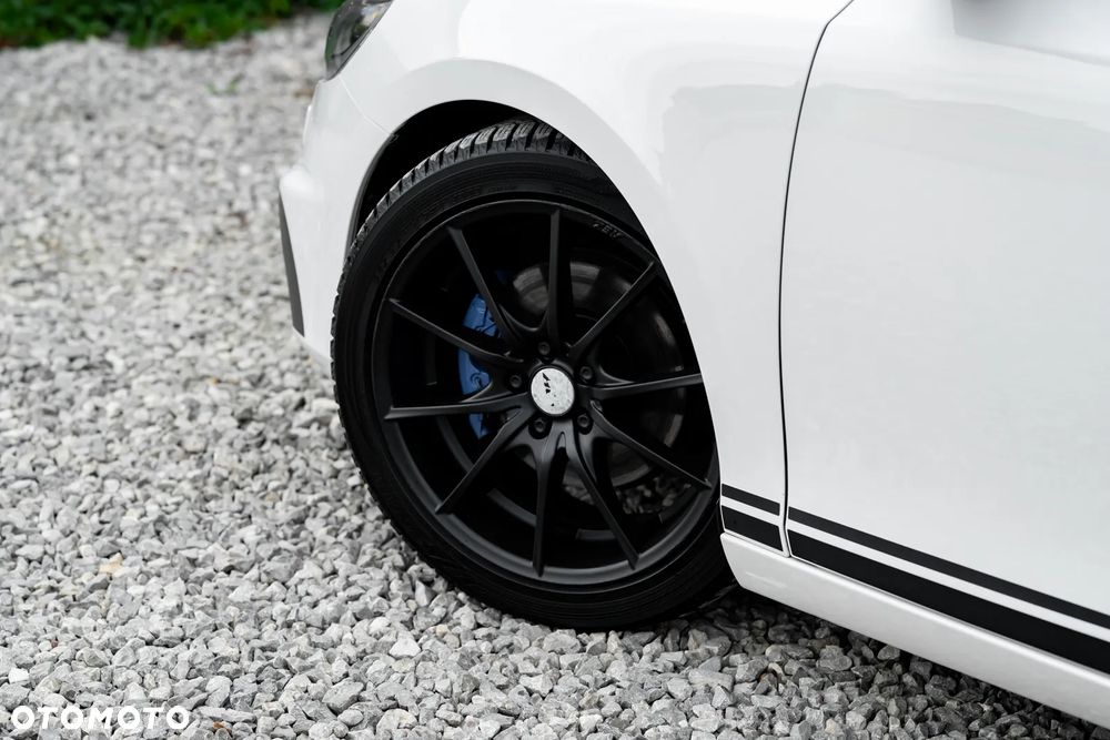 Volvo V40 - 16