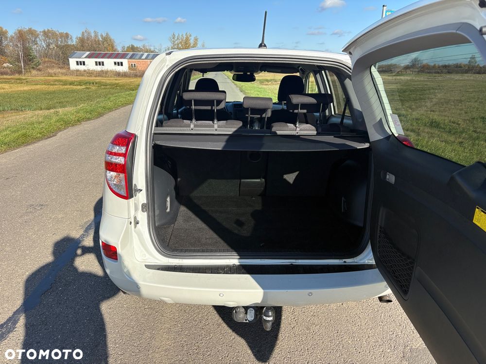 Toyota RAV4 2.2 D-4D 4x2 Sol - 9