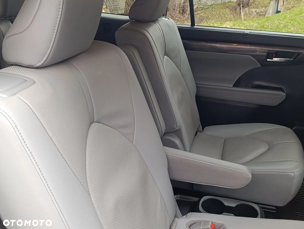 Toyota Highlander 2.5 Hybrid Executive - 24