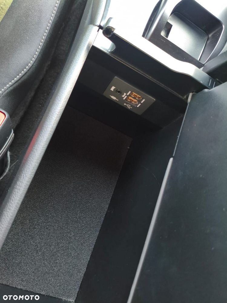 Lexus UX 250h GPF Business Edition AWD - 26