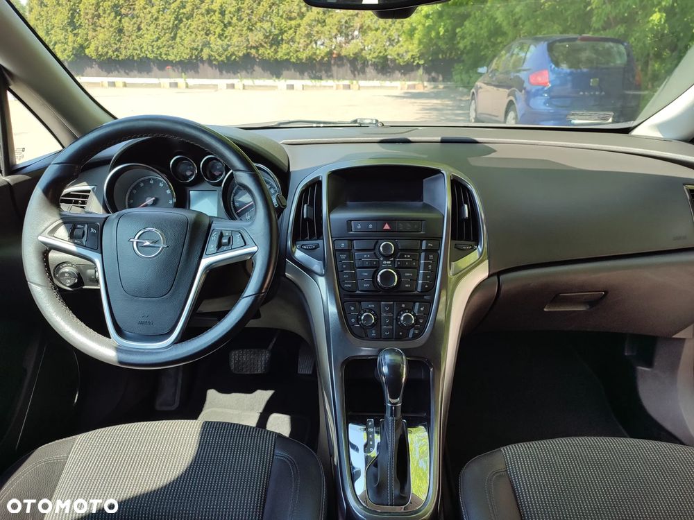 Opel Astra 1.6 Turbo Automatik - 6