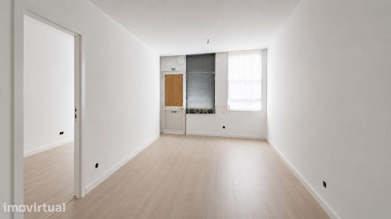 Espaço Comercial em Remodelação | Pontinha | Excelente Oportunidade de - Grande imagem: 5/12