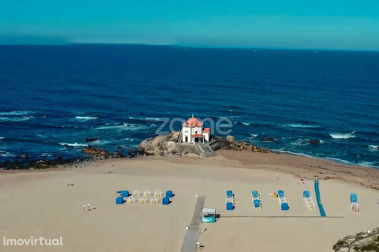 Moradia T3 junto á Praia do Sr.da Pedra com garagem e suíte em VN.G... - Grande imagem: 4/44