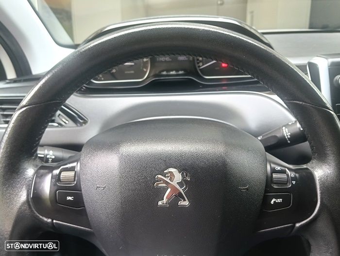 Peugeot 208 1.2 PureTech Style - 19