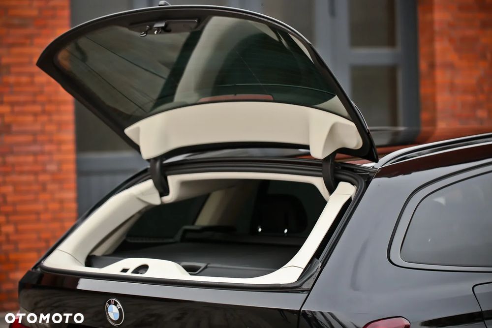 BMW Seria 3 318d Luxury Line - 27