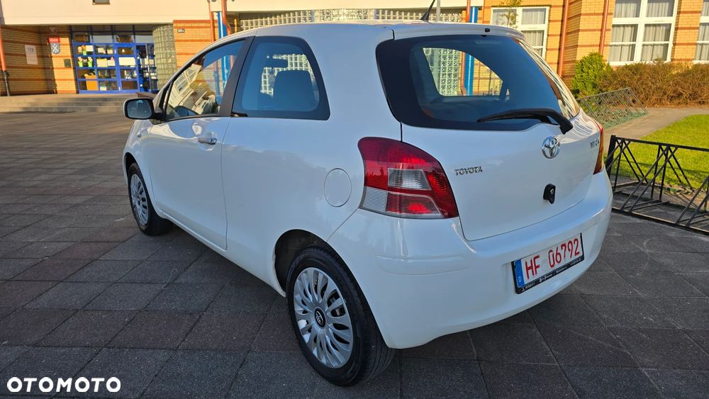 Toyota Yaris - 4