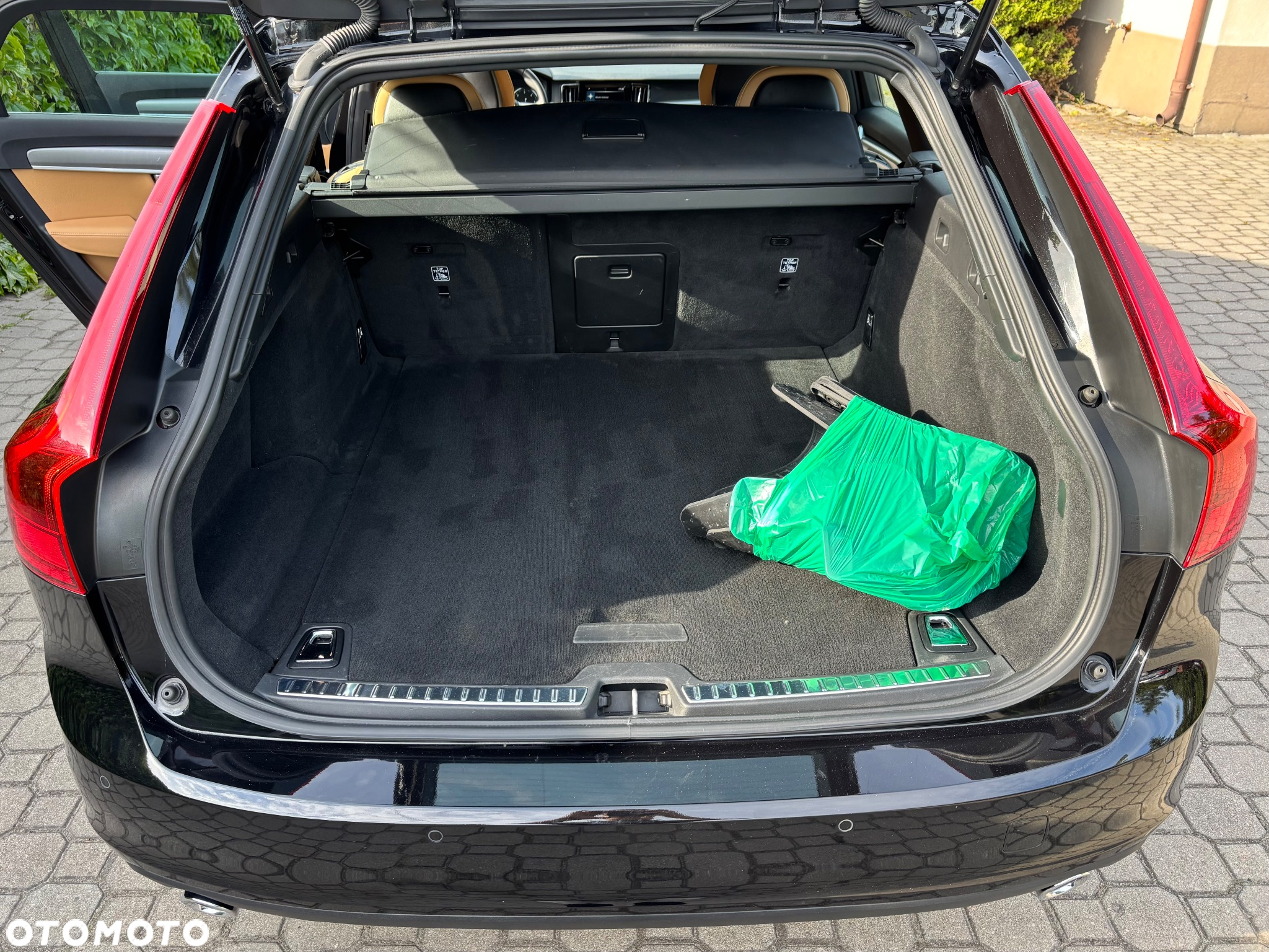 Volvo V90 D5 SCR AWD Momentum Pro - 12