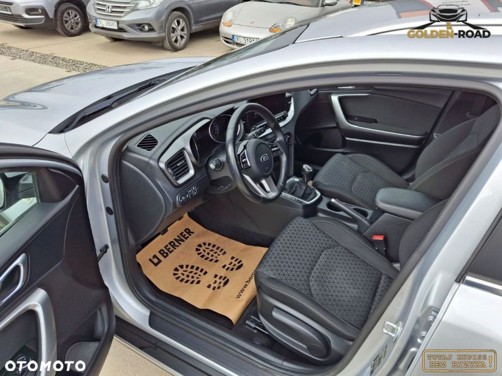 Kia XCeed - 10