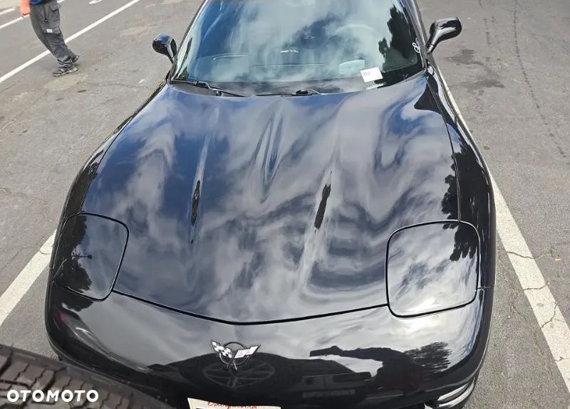 Chevrolet Corvette - 10